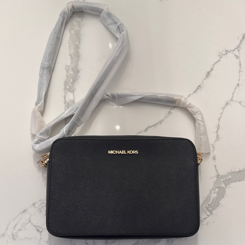 Michael Kors Elegant Black Crossbody Bag